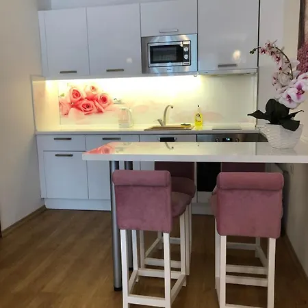Luxurioese 2 Zimmerwohnung Mit Balkon/Spa/Pool Sunny Beach Apartman